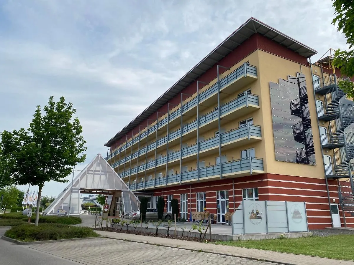 Kurhotel Pyramide Bad Windsheim 4*,  Deutschland