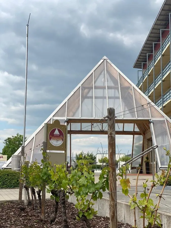 Kurhotel Pyramide Bad Windsheim 4*,